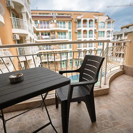 Nora Apartment *
